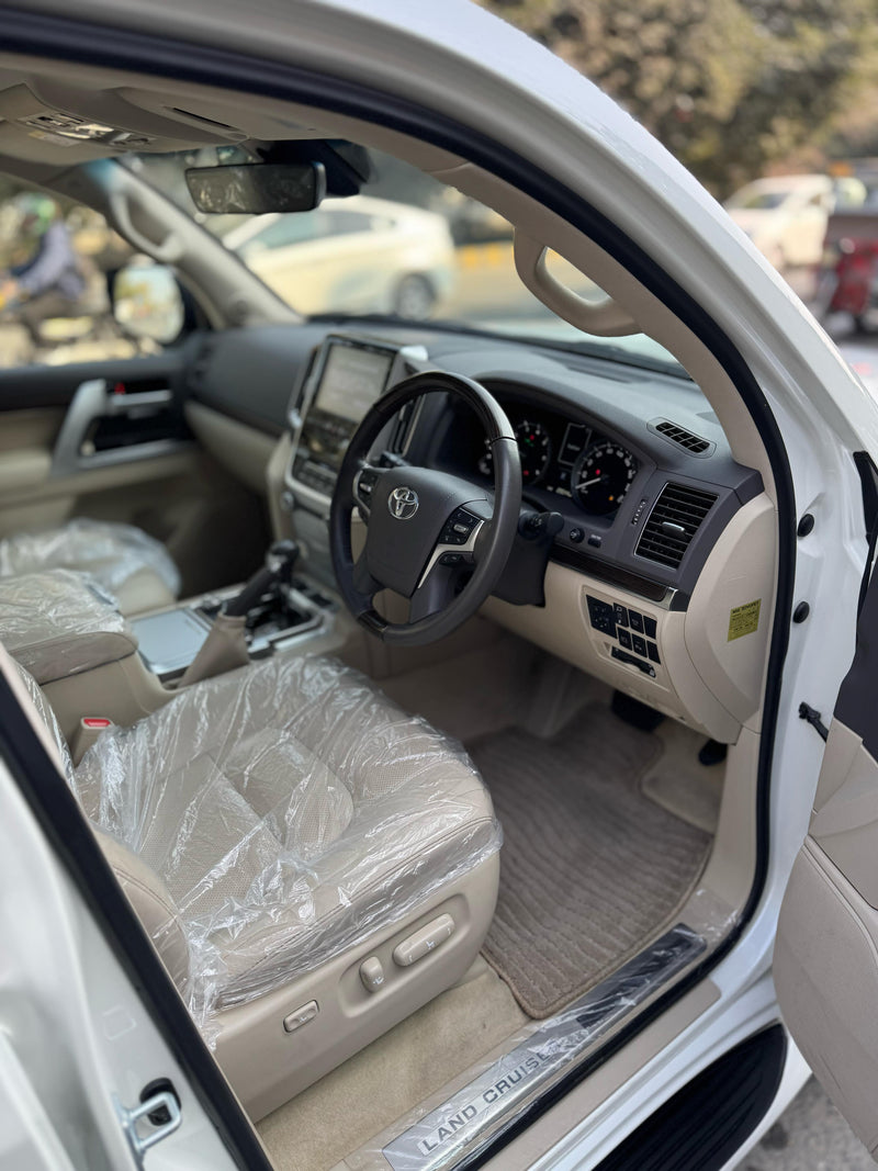 LAND CRUISER AXG