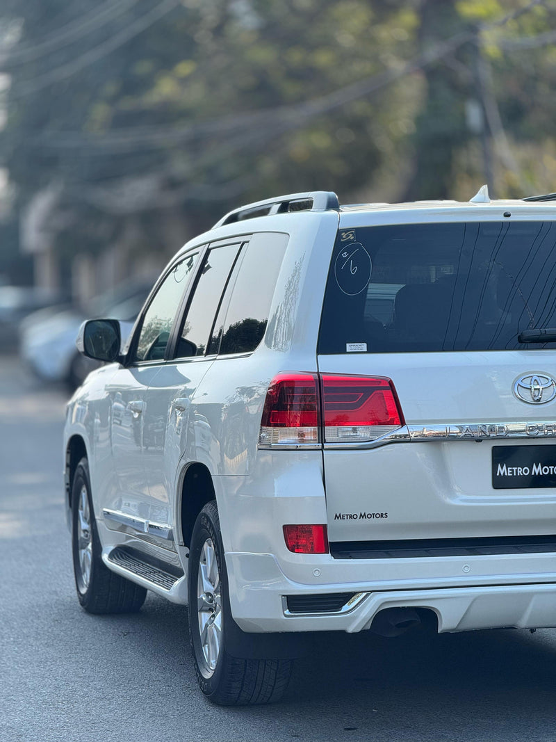 LAND CRUISER AXG