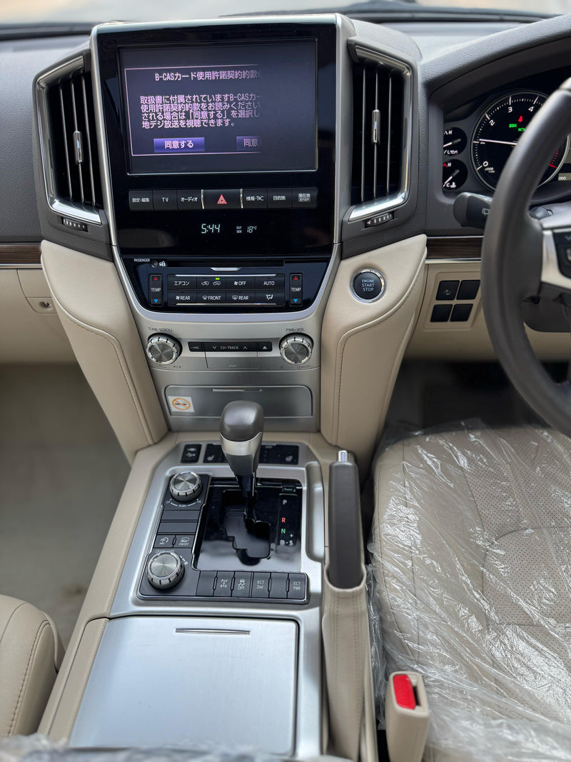 LAND CRUISER AXG