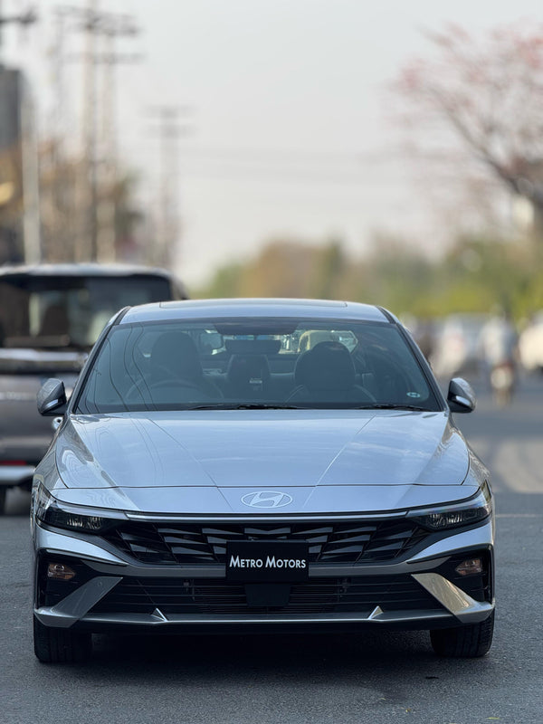 HYUNDAI ELANTRA HYBRID Model 2025