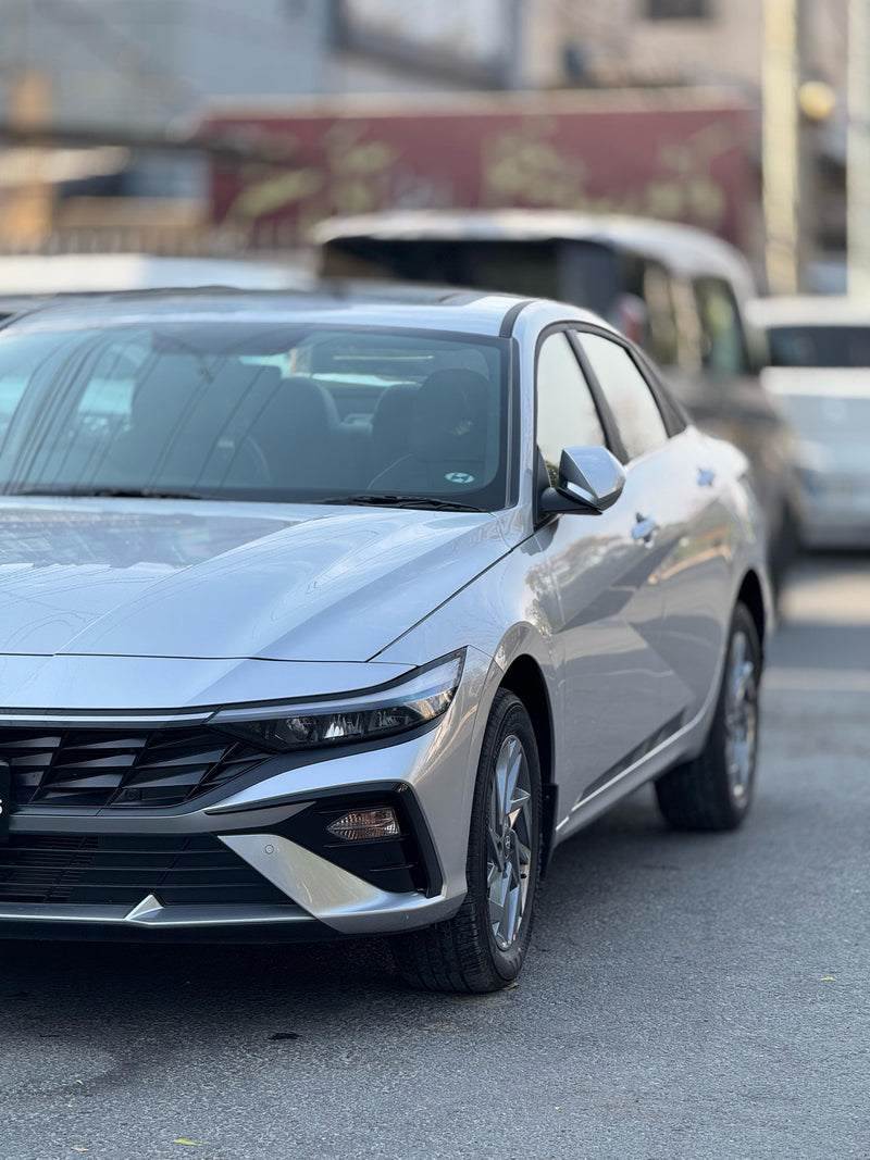 HYUNDAI ELANTRA HYBRID Model 2025