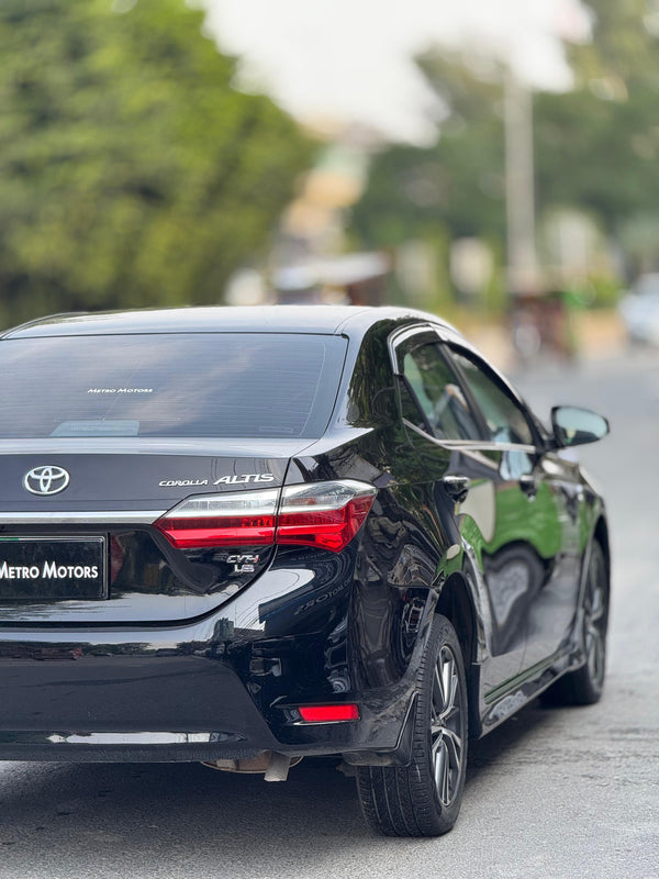 TOYOTA CAROLLA