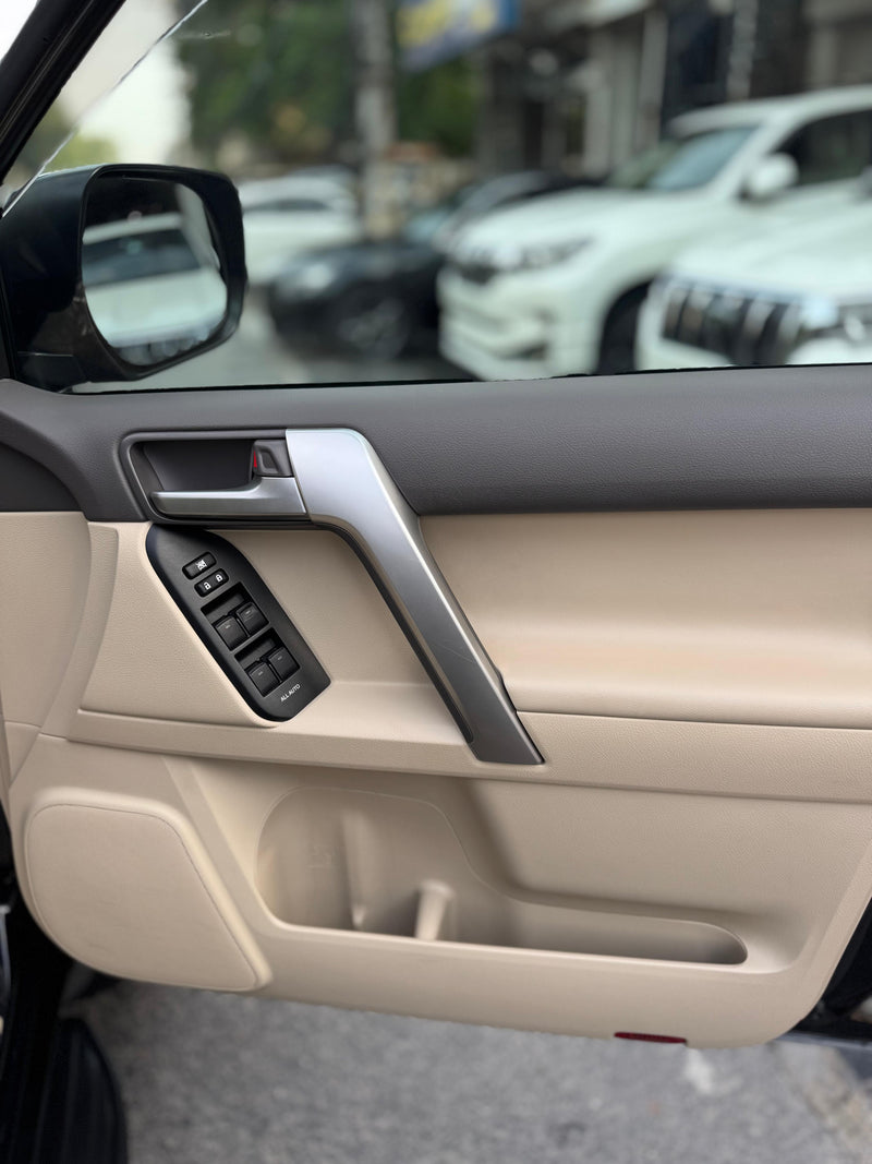 Prado TXL Black Beige