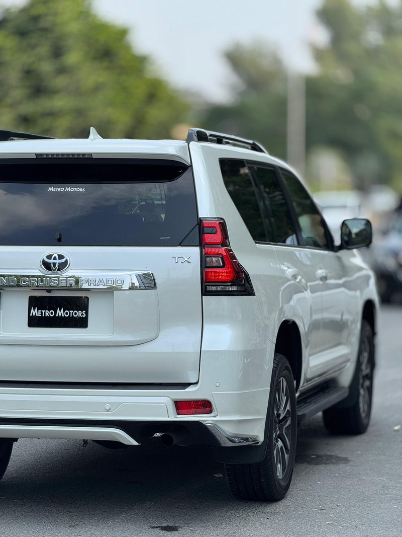 Prado TXL white