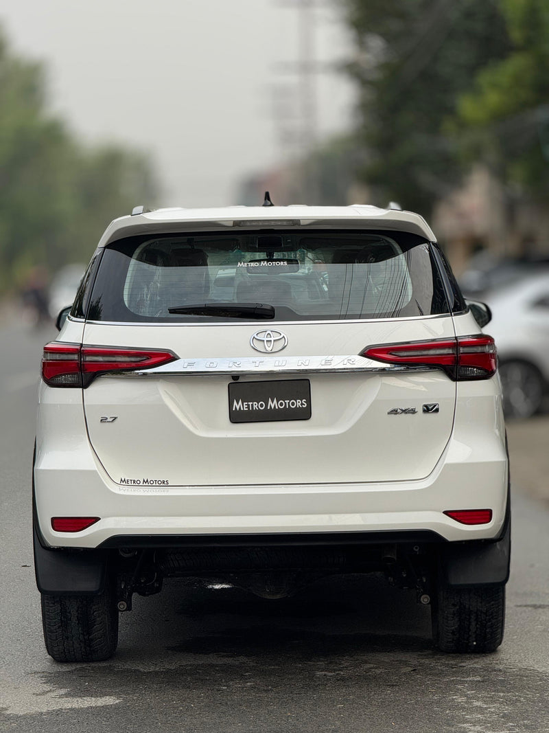 TOYOTA FORTUNER 2.7