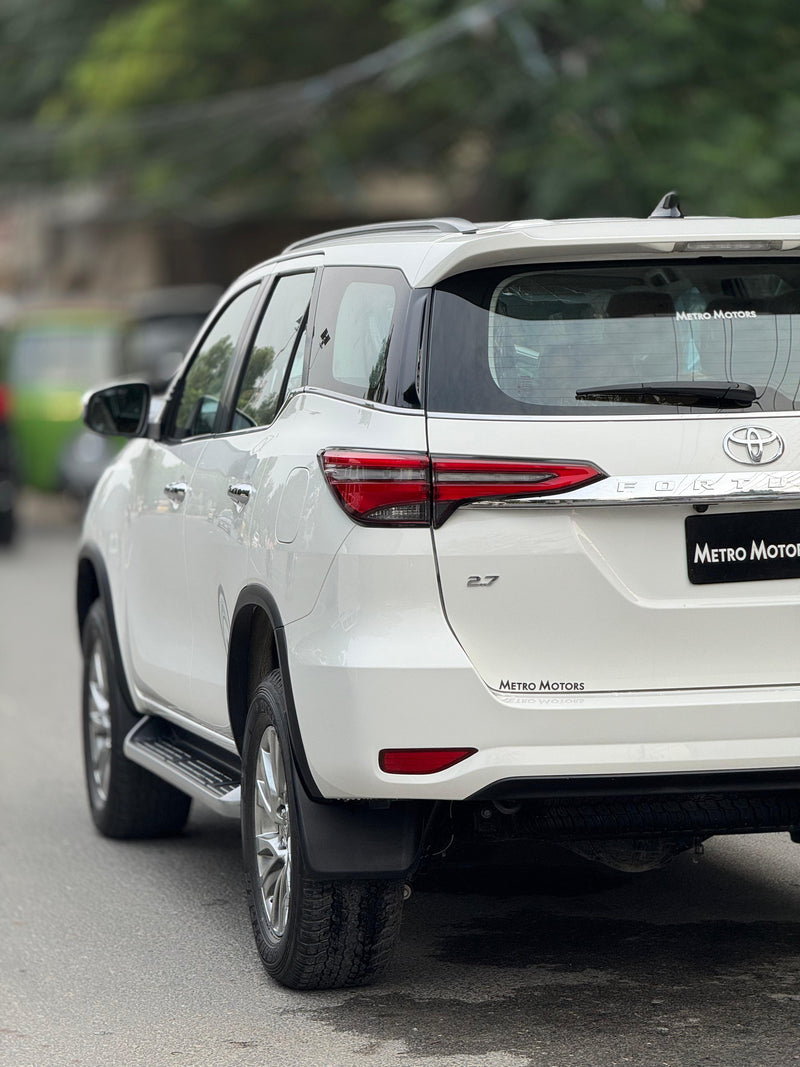 TOYOTA FORTUNER 2.7