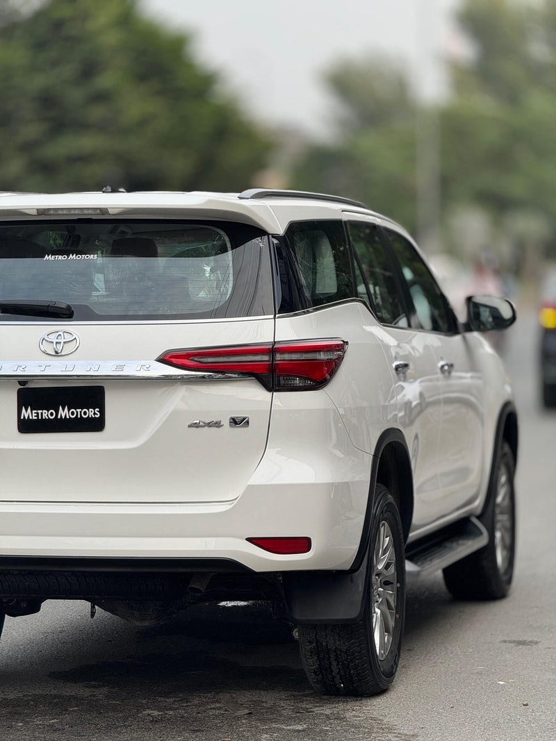 TOYOTA FORTUNER 2.7