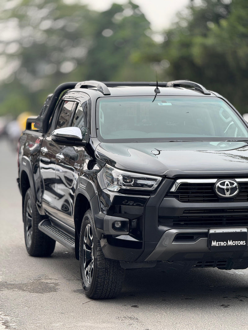 TOYOTA HILUX REVO V