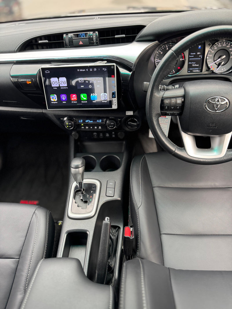 TOYOTA HILUX REVO V