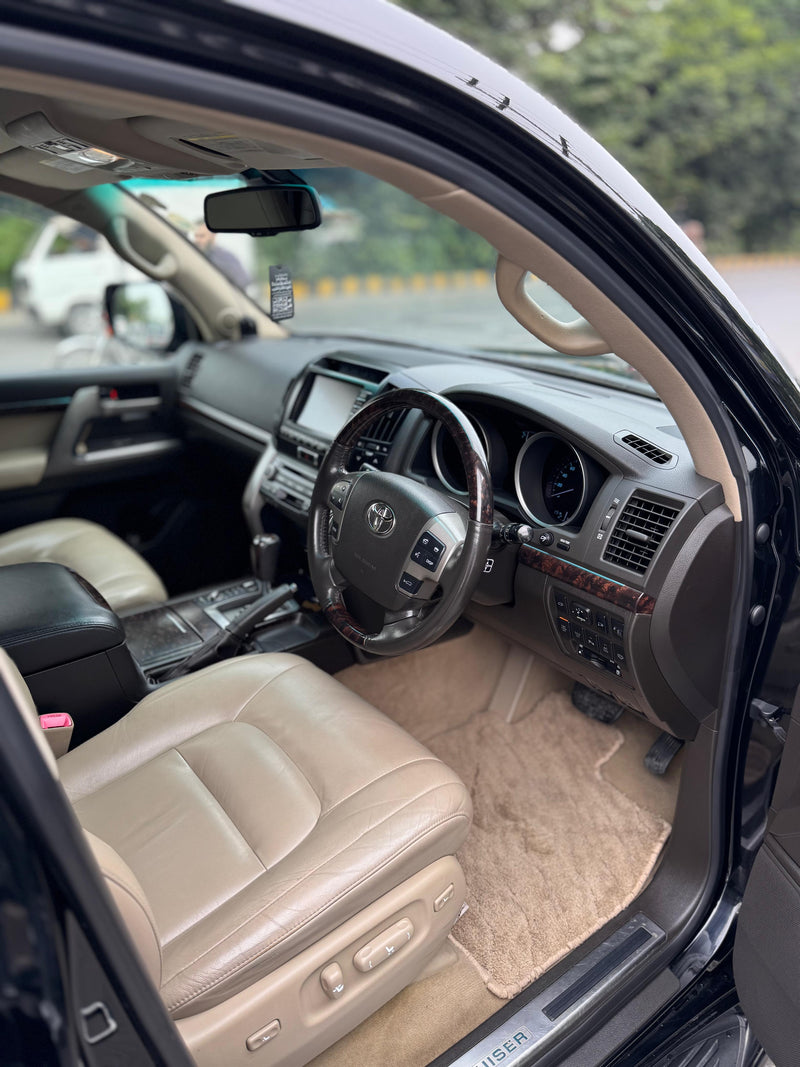 TOYOTA Land Cruiser ZX