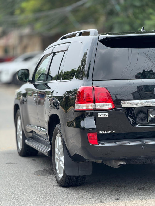 TOYOTA Land Cruiser ZX