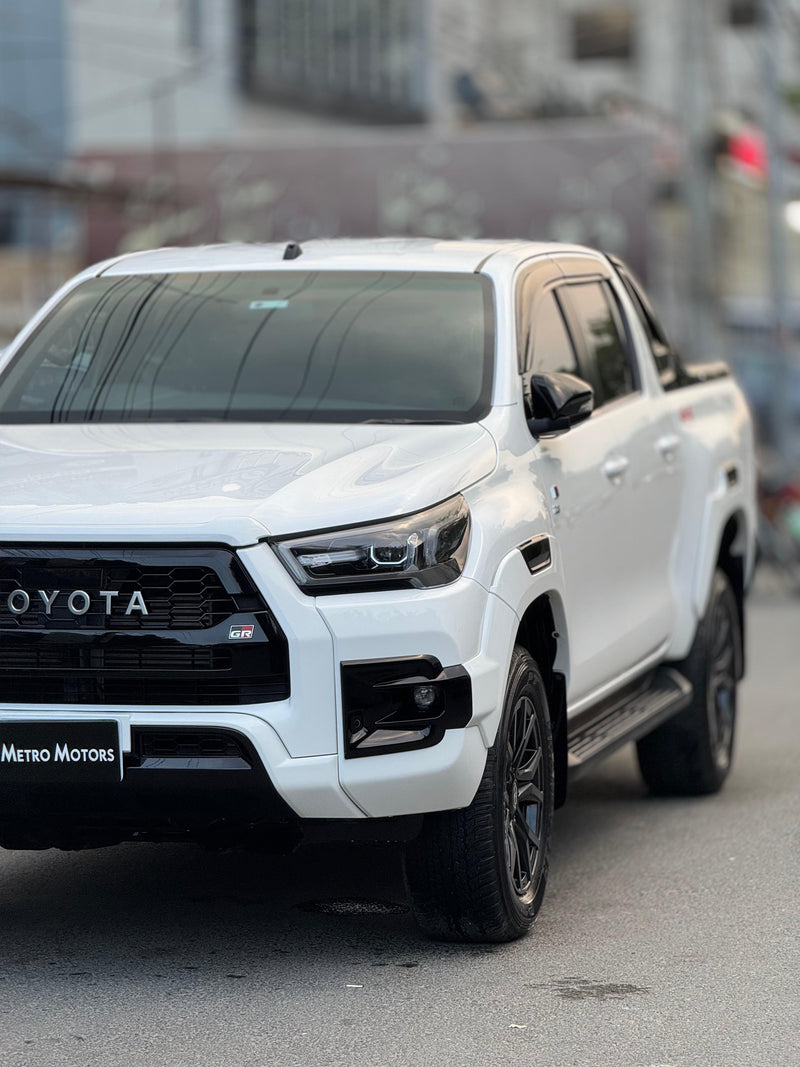TOYOTA FORTUNER GRS