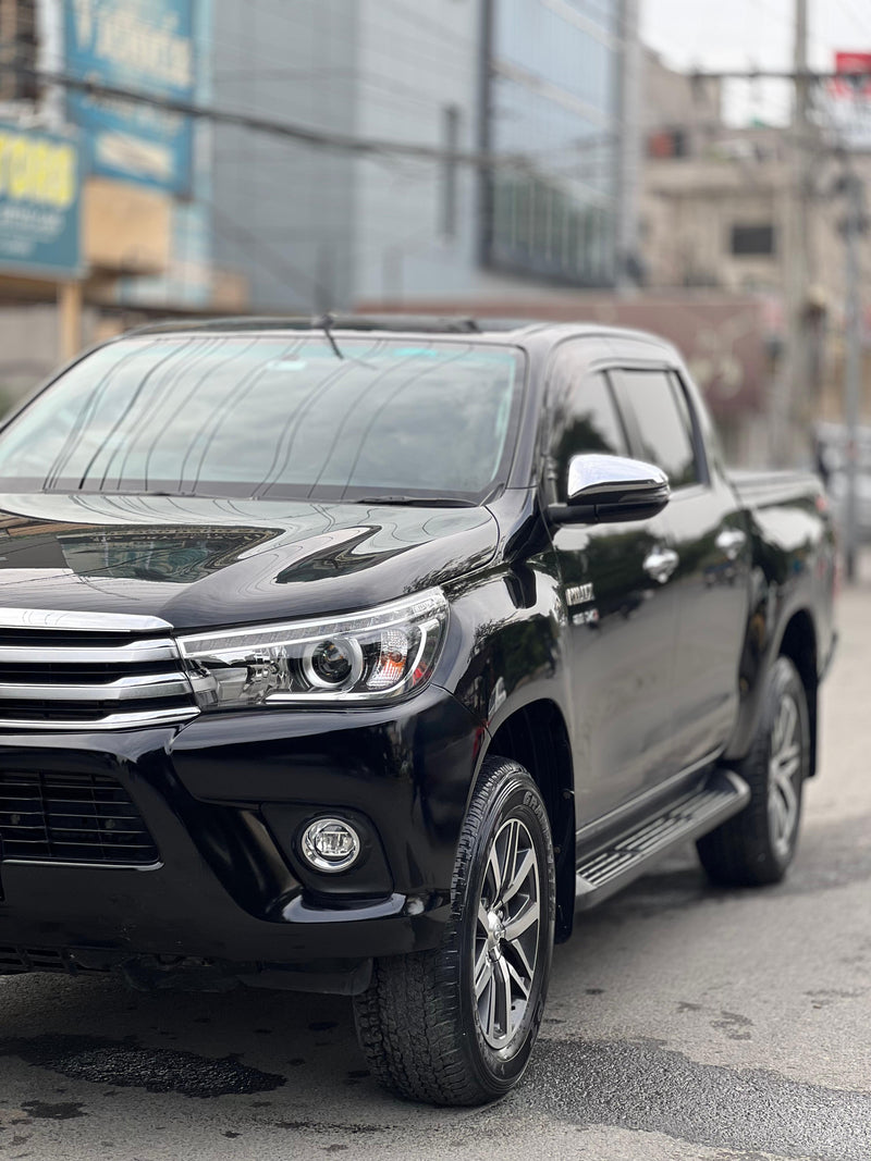 TOYOTA HILUX REVO