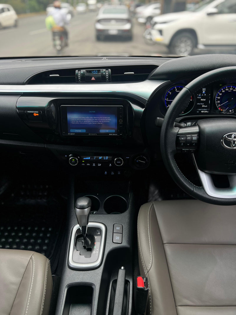 TOYOTA HILUX REVO