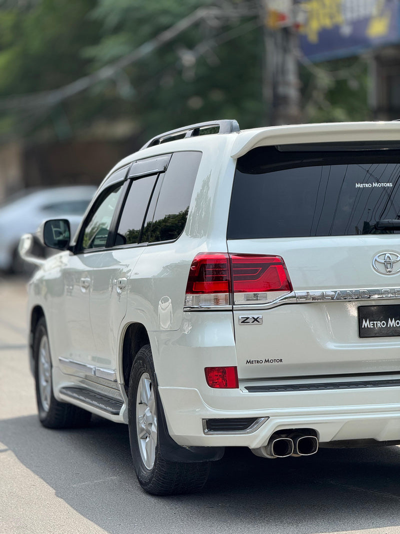 TOYOTA LAND CRUISER AXG