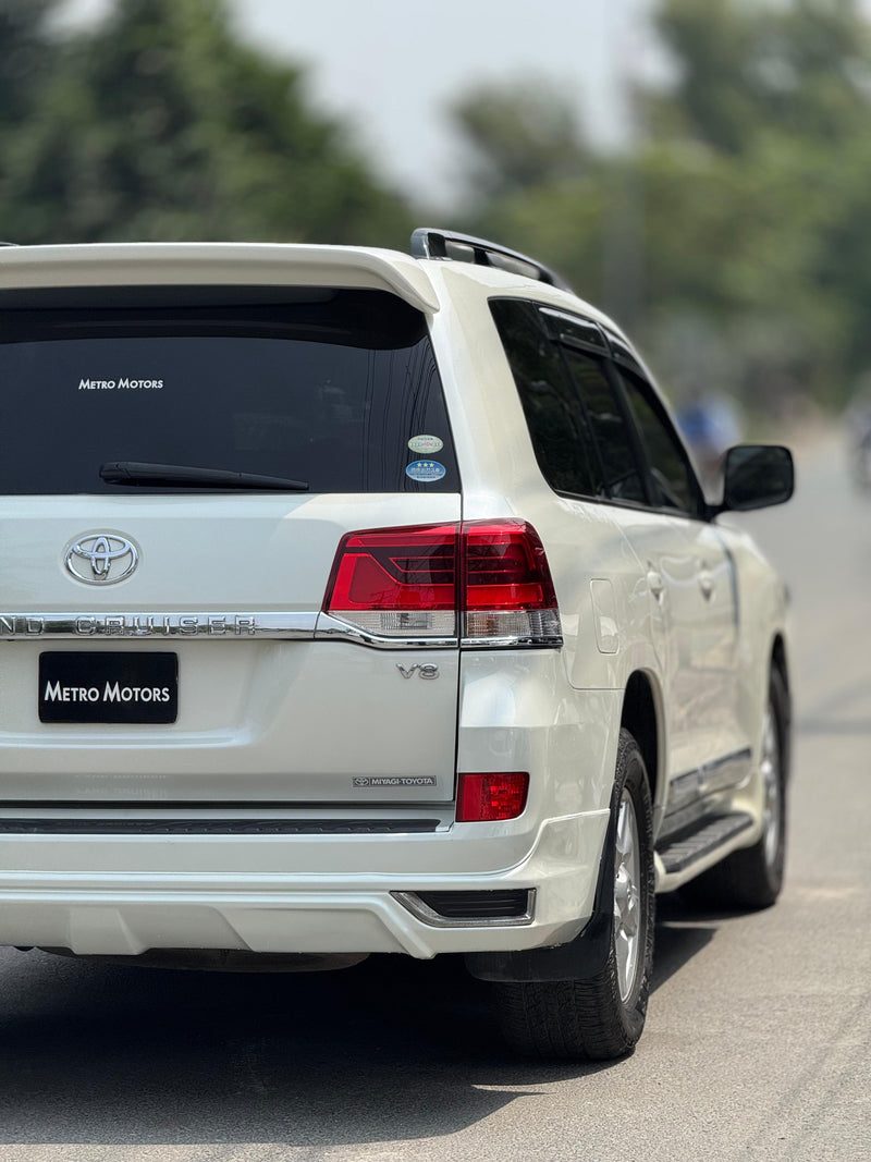 TOYOTA LAND CRUISER AXG