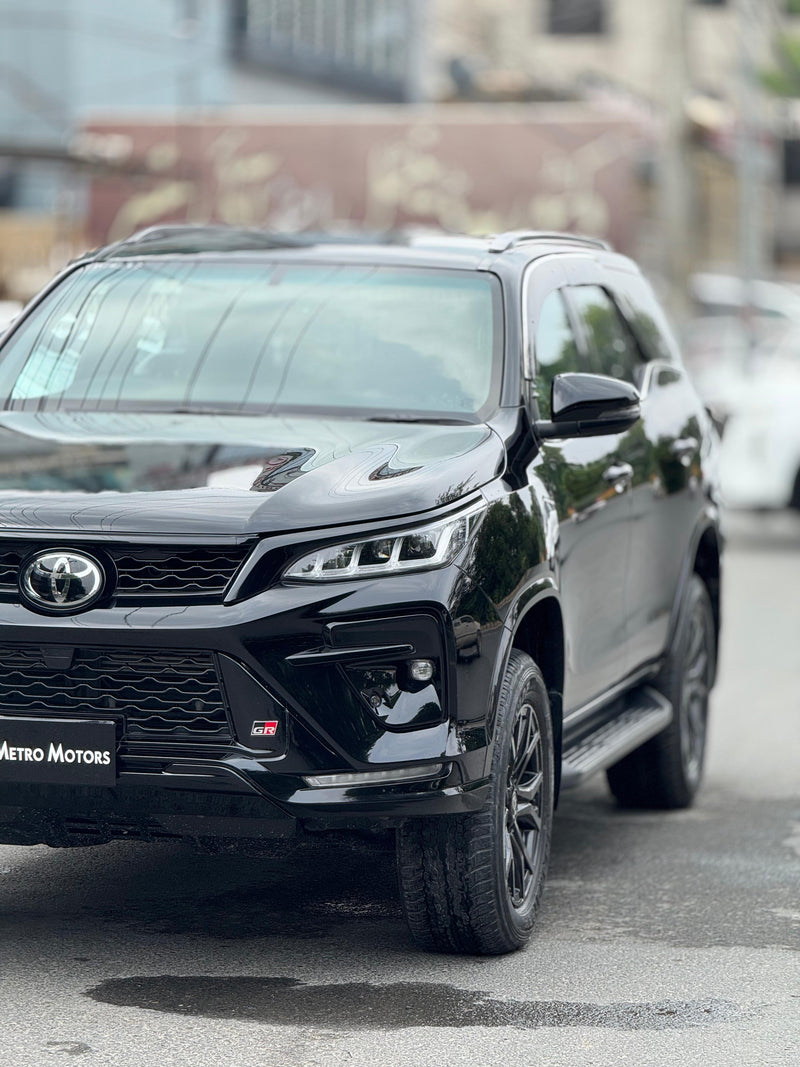 TOYOTA FORTUNER GRS